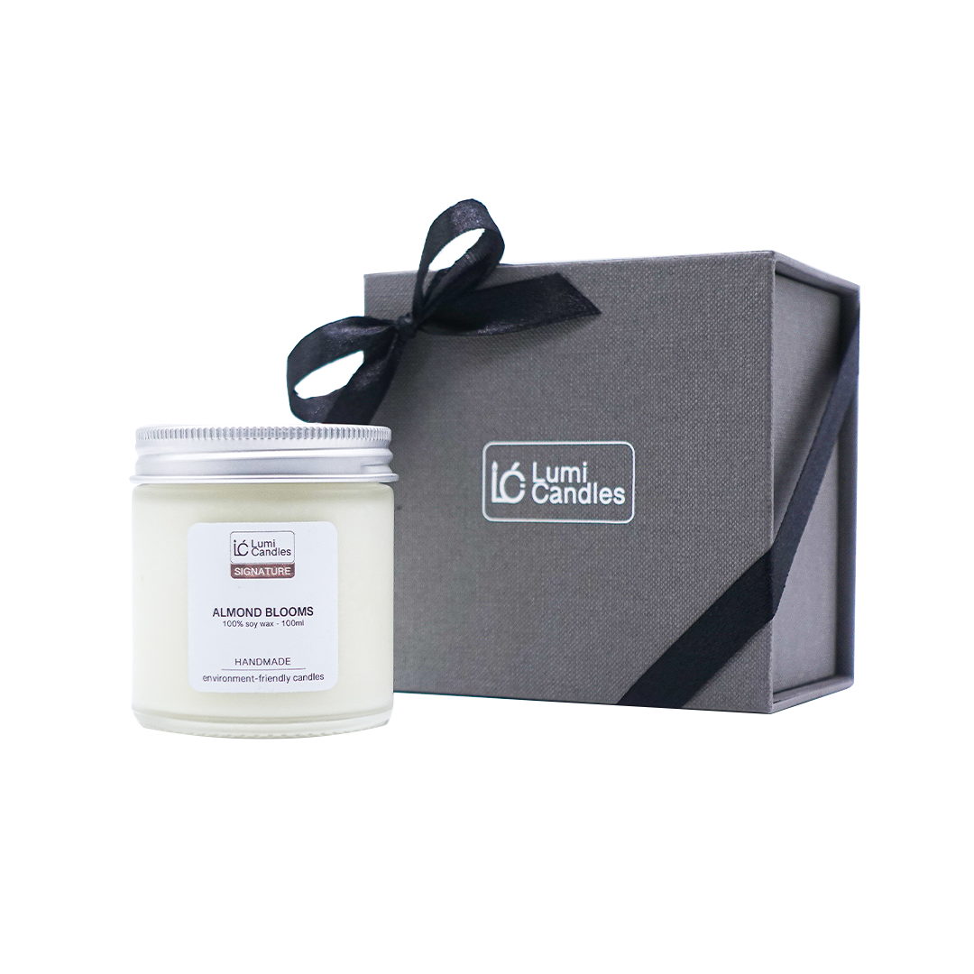 Almond Blooms Scented Soy Candle (100 ml) - Signature Scent